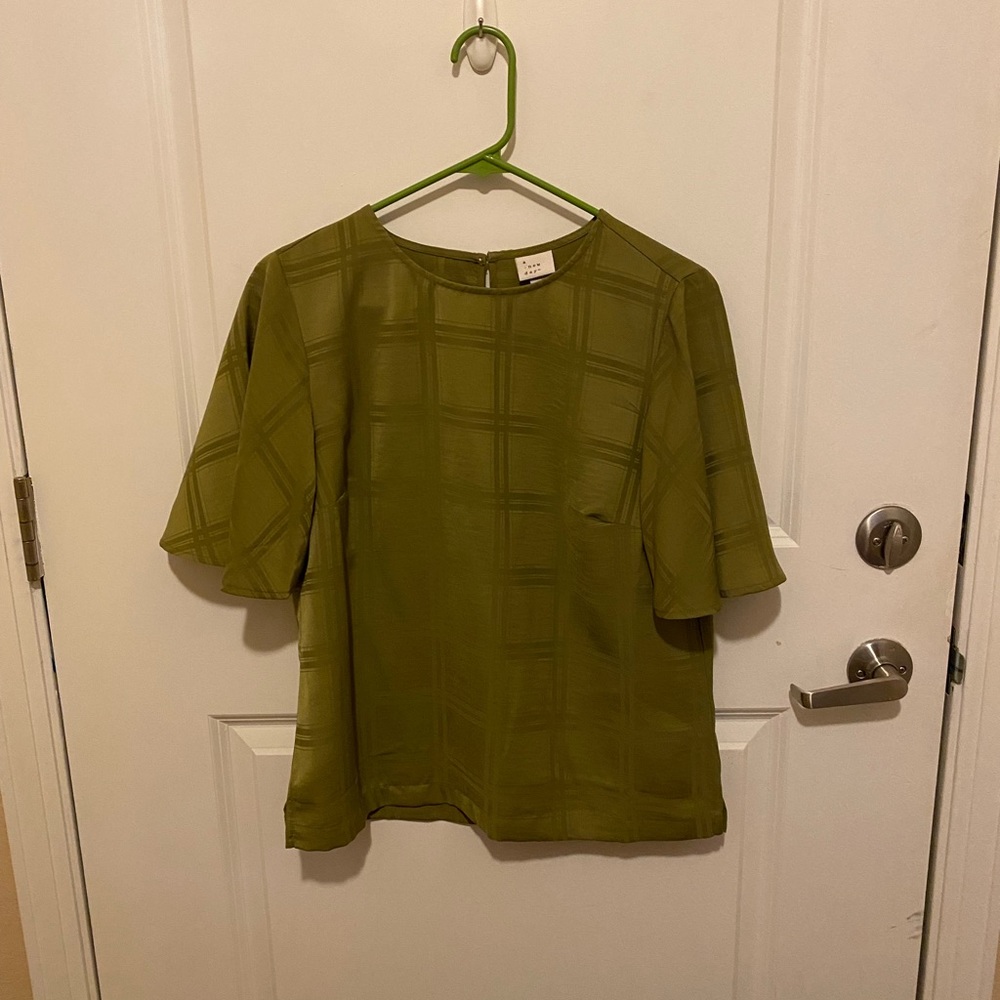 Cute chartreuse blouse!